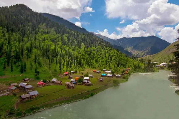 Sardari a beautiful town in neelam valley kashmir pakistan – Adventure4x4Tour.com